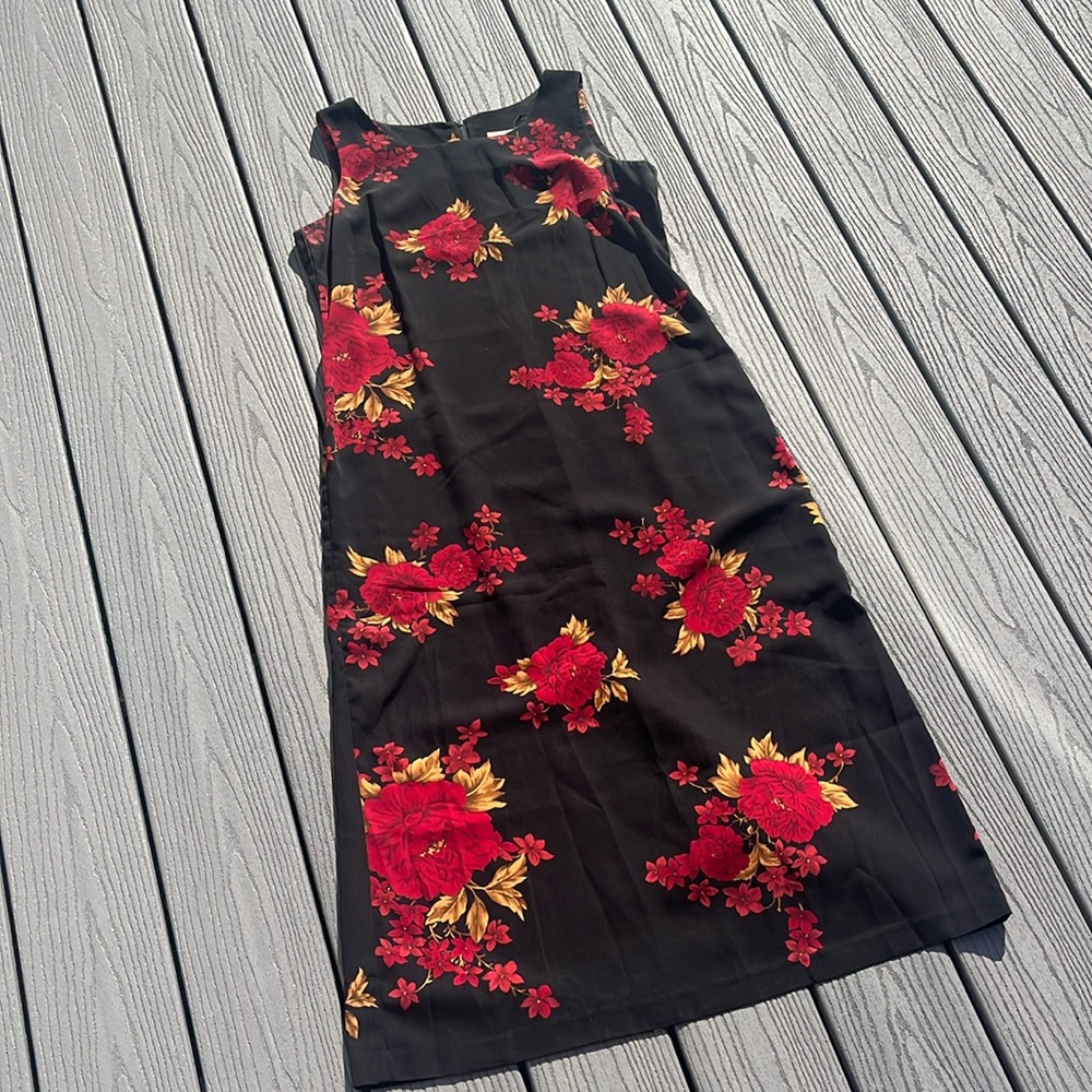 ❄️ Long Black Slip Dress with Red Roses